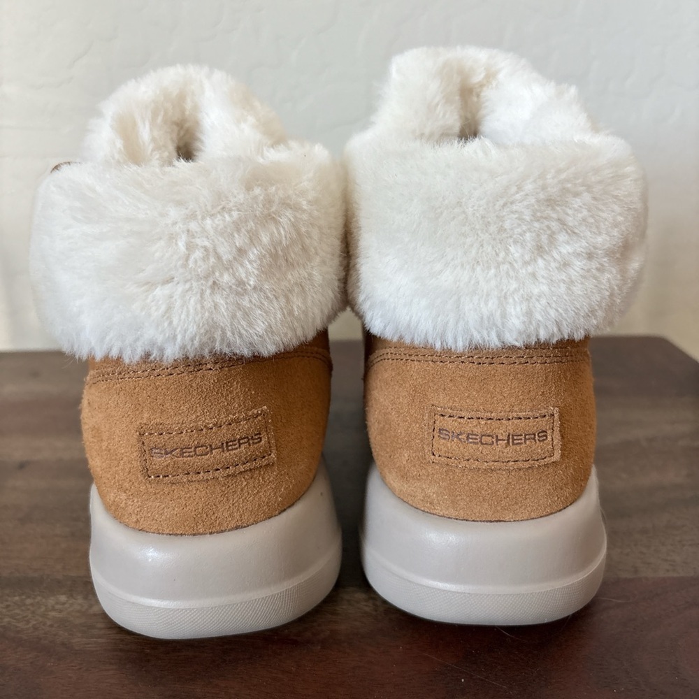 Skechers  women’s Tan Ankle Boots with White Fur. 9.5 - Picture 3 of 7